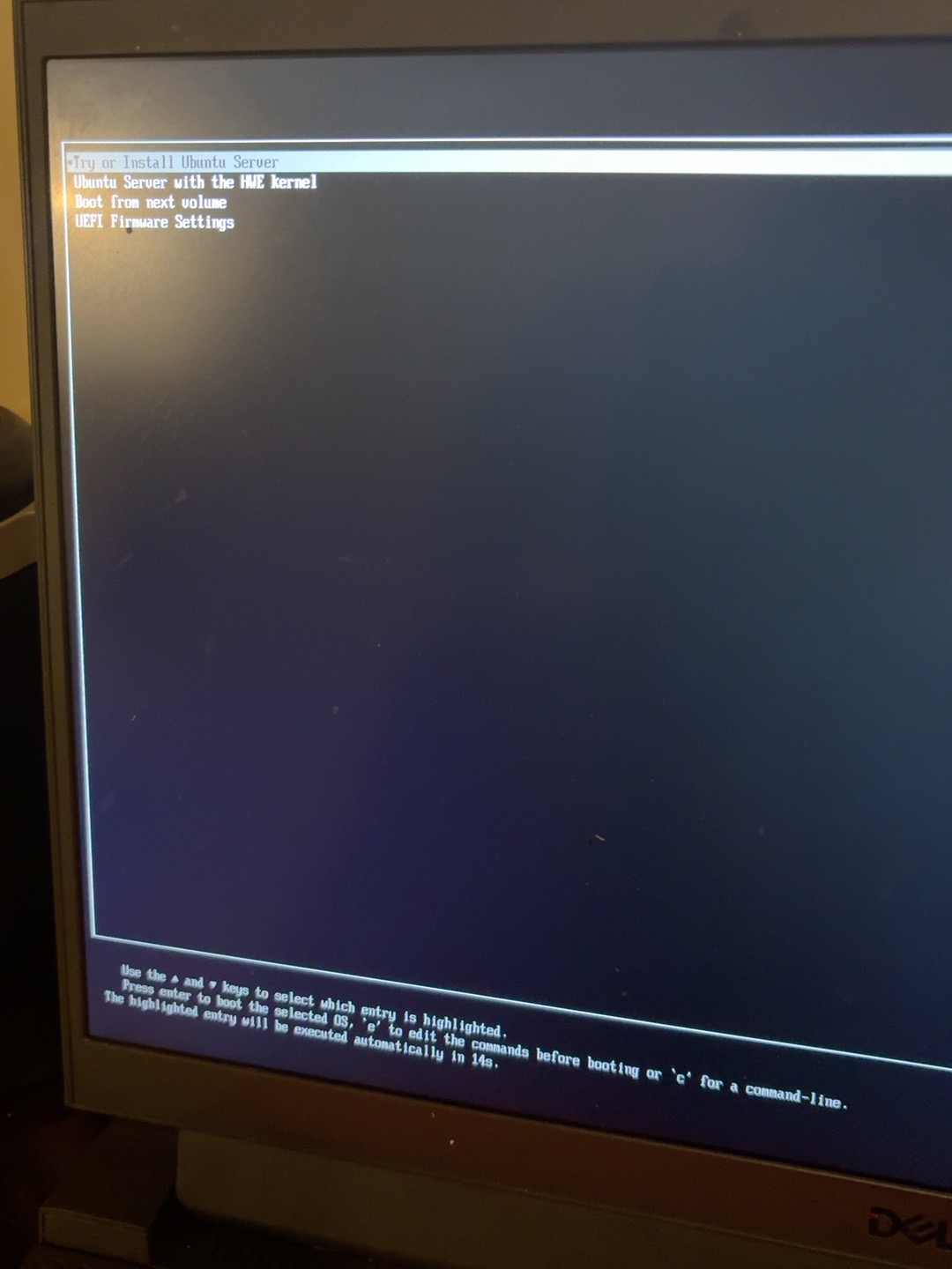 图 4：选择 Try or Install Ubuntu Server